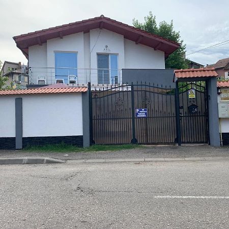 White House Guest House Hunedoara Esterno foto