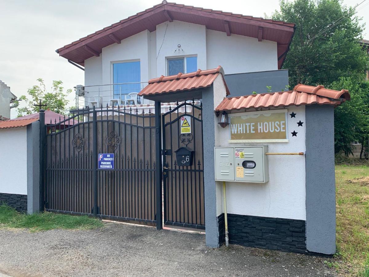 White House Guest House Hunedoara Esterno foto